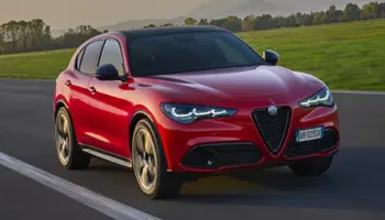 Alfa Romeo Stelvio da Ponginibbi Group piacenza diesel